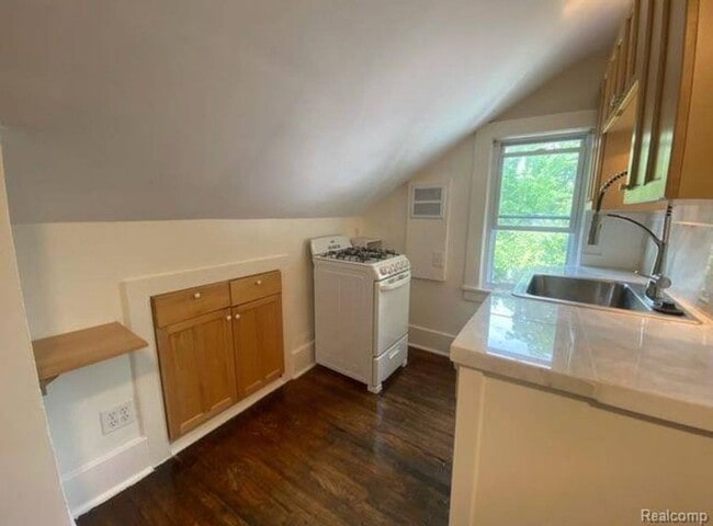 Photo - 2757 Gardner Ave