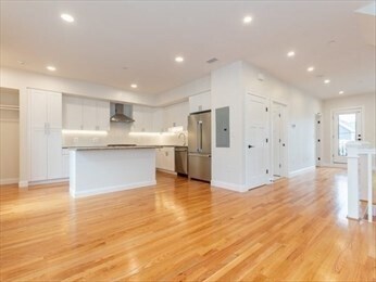 Photo - 210 Adams St