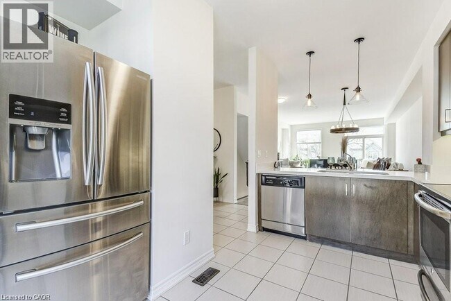 Photo - 2362 Treversh Common