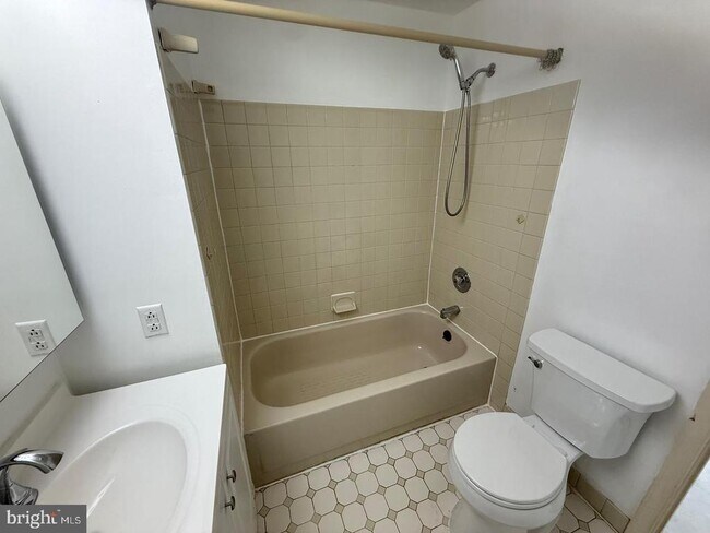 Photo - 922 Montgomery Ave