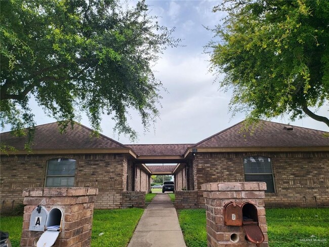Building Photo - 1507 E Coyote St Unit C Rental