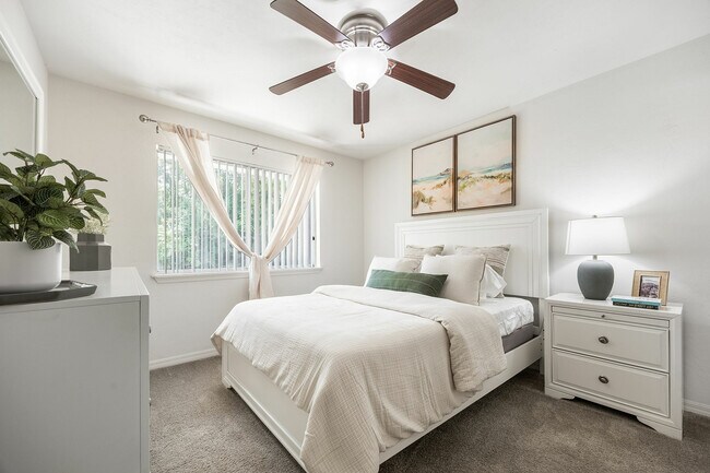 Photo - Greenwich Green