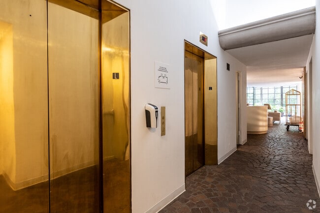 Photo - Morgan Court Apartments