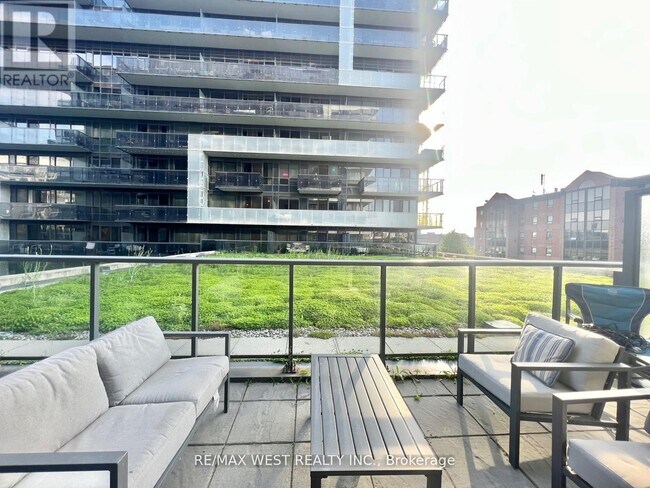 Photo - 1030 King St W Unit 502