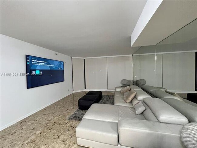 Photo - 1717 N Bayshore Dr Unidad 1717 N Bayshore Dr  A-1057