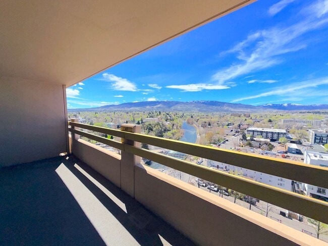 Building Photo - Reno Highrise Condo - Mountain & City Views