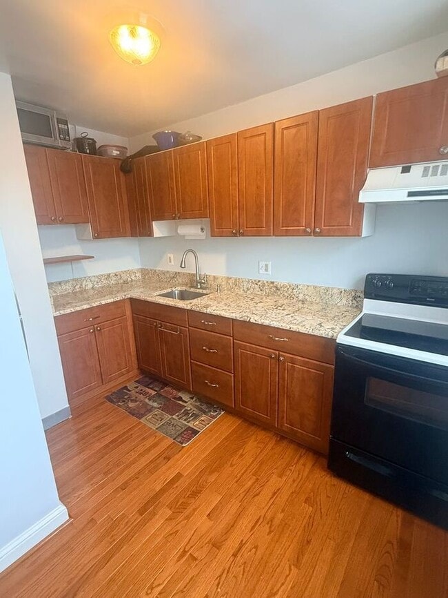 Cozy 1 bd 1 bath Condo