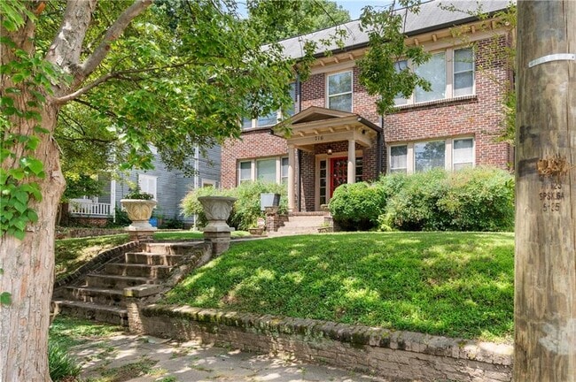 Building Photo - 716 Lakeview Ave NE Unit 1