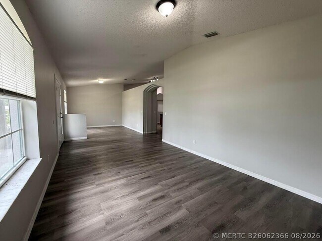 548 SW Undallo Rd