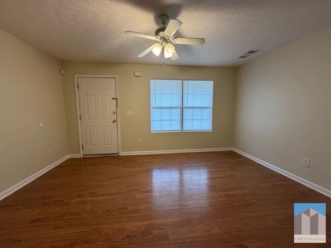 Photo - 5196 Tew Ln SW