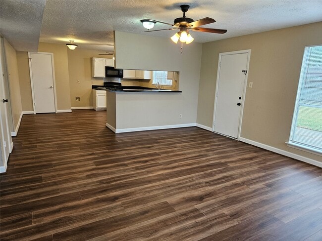 Photo - 3828 Pecan Cir