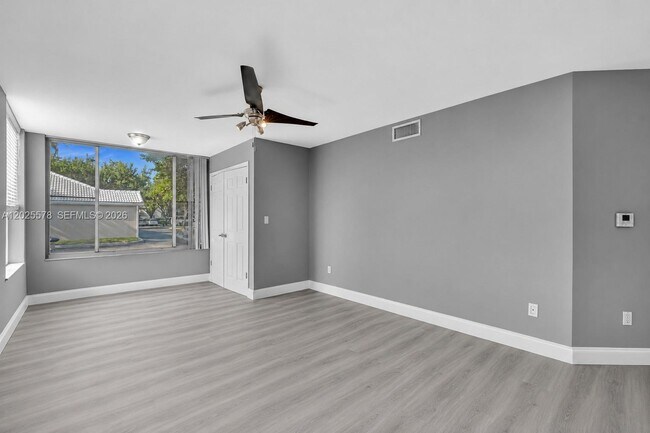 Photo - 2881 N Oakland Forest Dr Unit 112