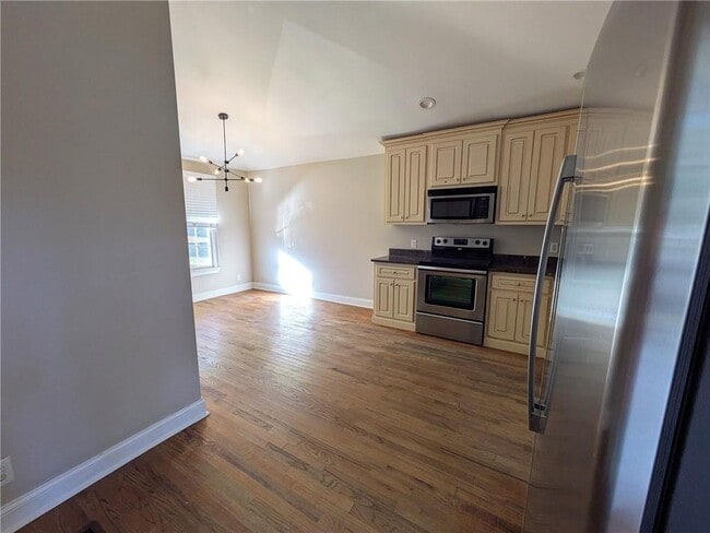 Photo - 1474 Alverado Way