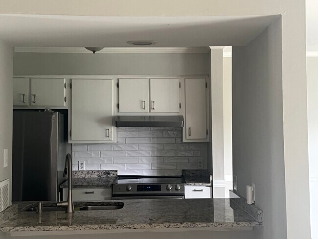 Photo - 10933 Harrowfield Rd Unit 10933