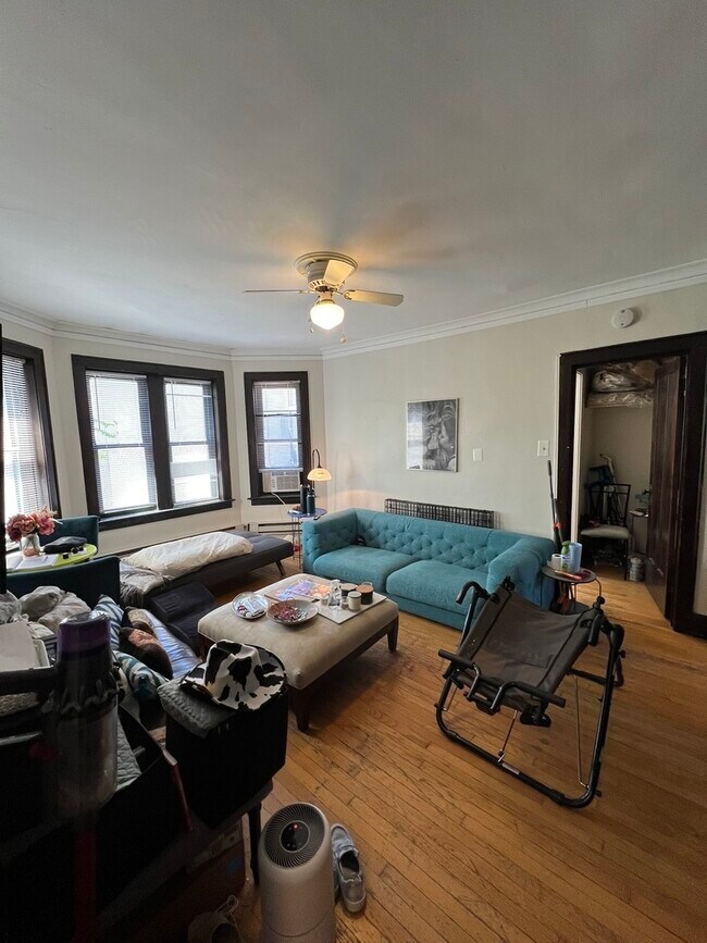 Photo - 3843 N Greenview Ave Unit 2