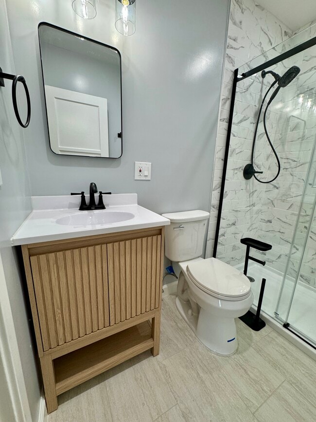 Baño remodelado - 5516 Pepperwood Ave