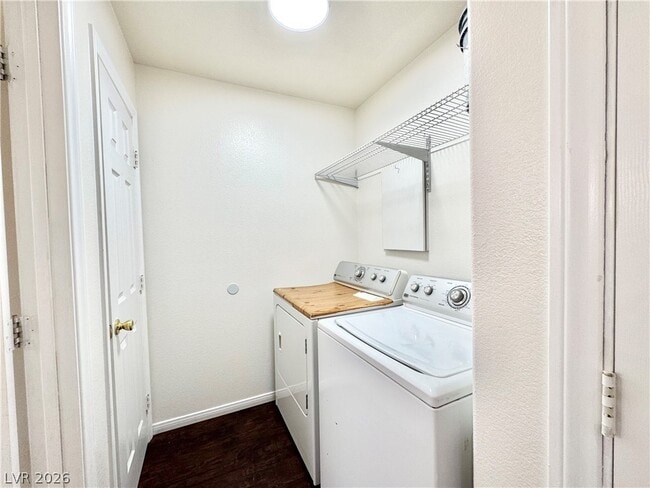 Building Photo - 1861 Haiwee St Unit C