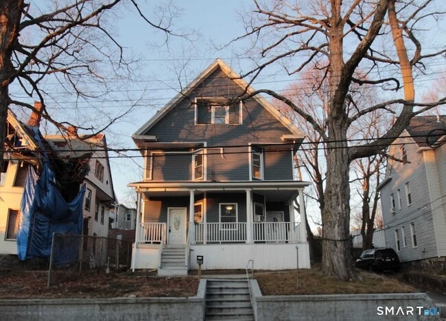 Building Photo - 40 Elizabeth St Unit 3