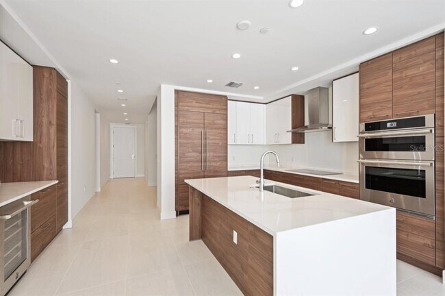301 1st St S Unit 1804