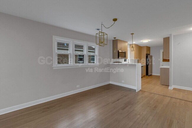 Photo - 6304 N Troy St Unit 2