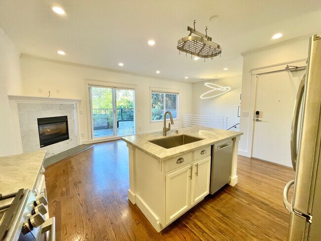 Photo - Sunny! High Tech! Potrero Hill Condo! PROG...