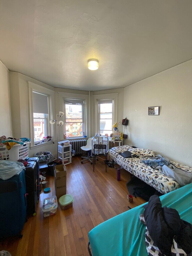 Photo - Spacious Fenway Apartment Available 9/1/26