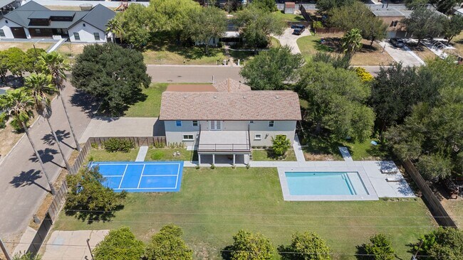 Photo - 1624 Dulcinea Ave