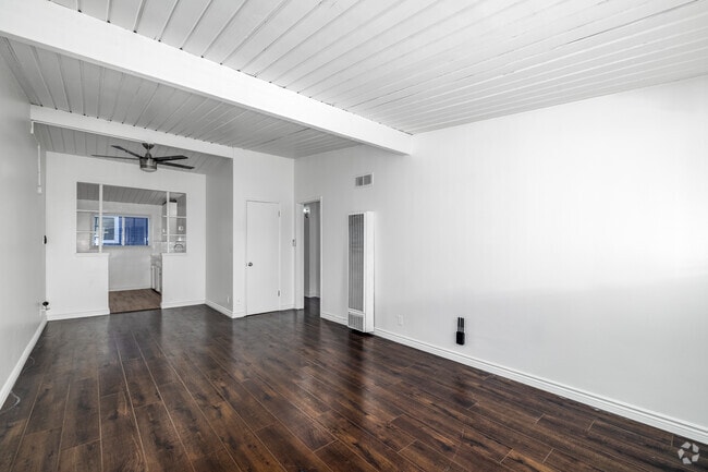 Interior Photo - 4115 Palmwood