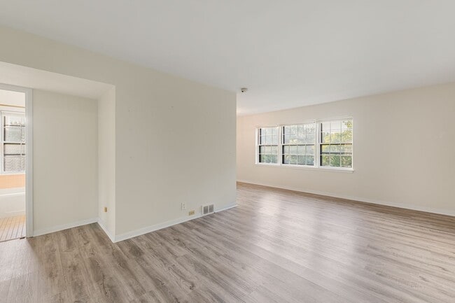 4204 N Olsen Ave Unit 5