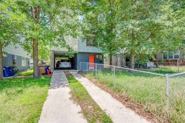 Photo - 710 E 45th St Unit 710 E 45th St