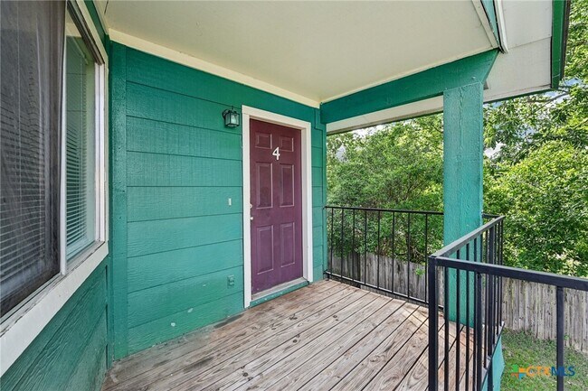 1634 Post Rd Unit 2