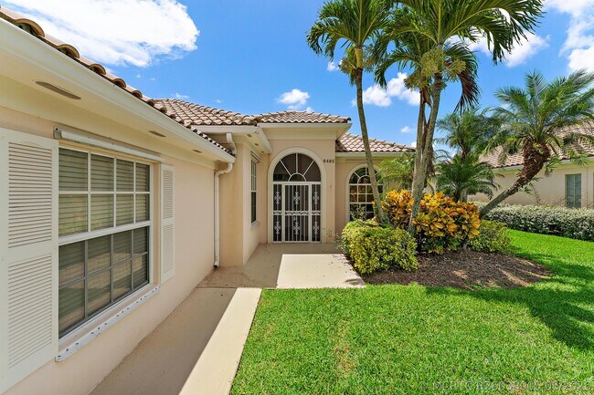 8485 SE Palm Hammock Ln