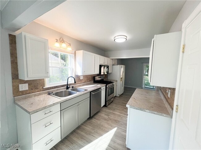 Photo - 2290 Suncrest Dr