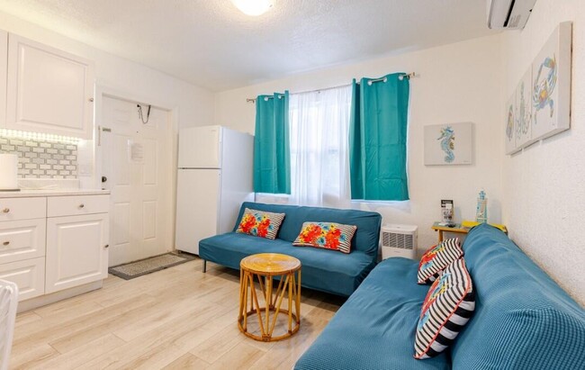Building Photo - 820 15th St Unit 2 Rental