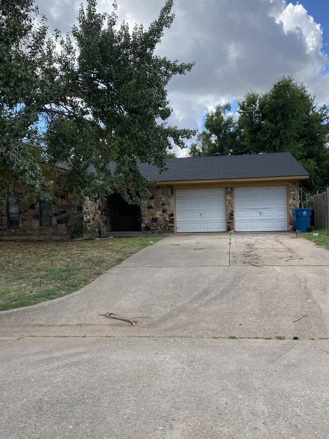 Photo - 605 Lloyd Ave
