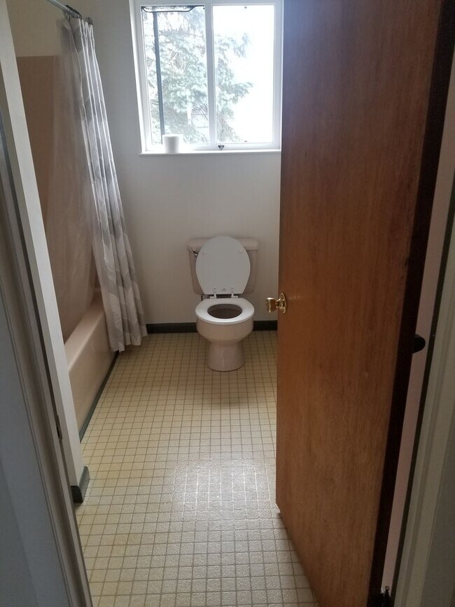 Photo - 218 Pontiac St Unit 2