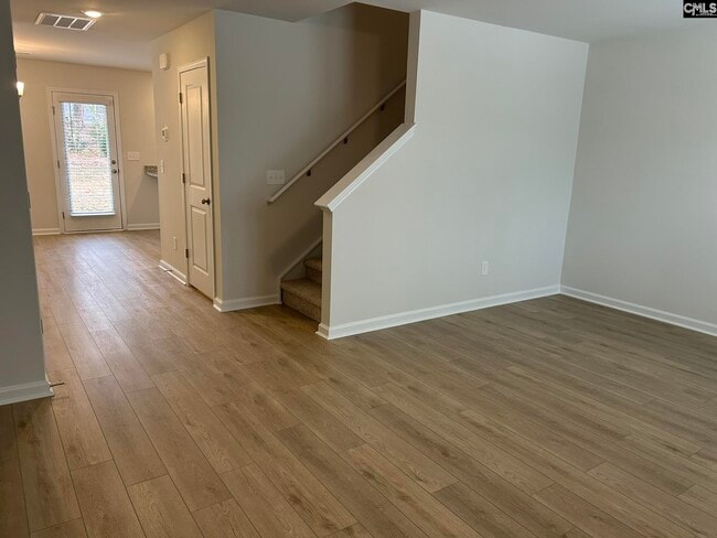 Photo - 809 Coburg Ln