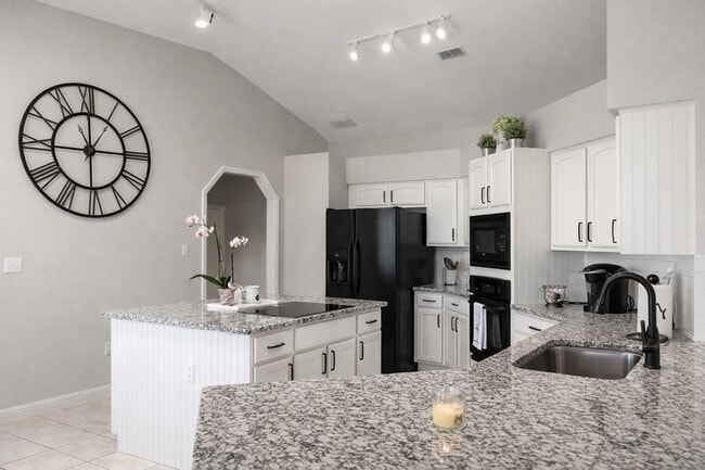 Photo - 2409 Sweetwater Blvd