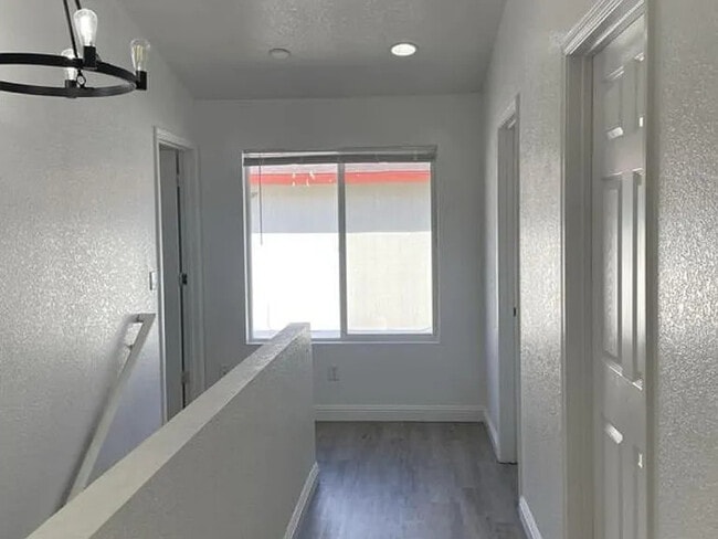 Photo - 1313 Powell Ln