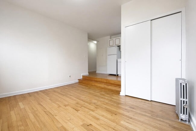 Photo - 182 Claremont Ave Unidad 53B