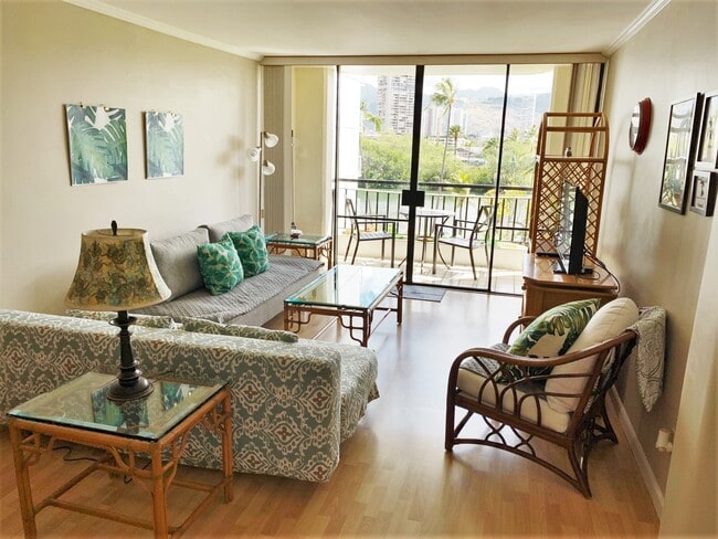 Direct views of Ala Wai, golf course and mountains