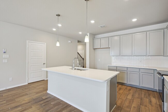 Photo - 5941 Revere Dr Casa