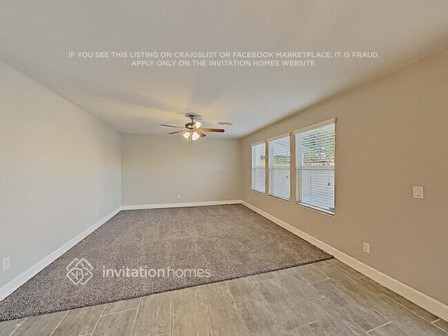 Photo - 894 E Daniella Dr