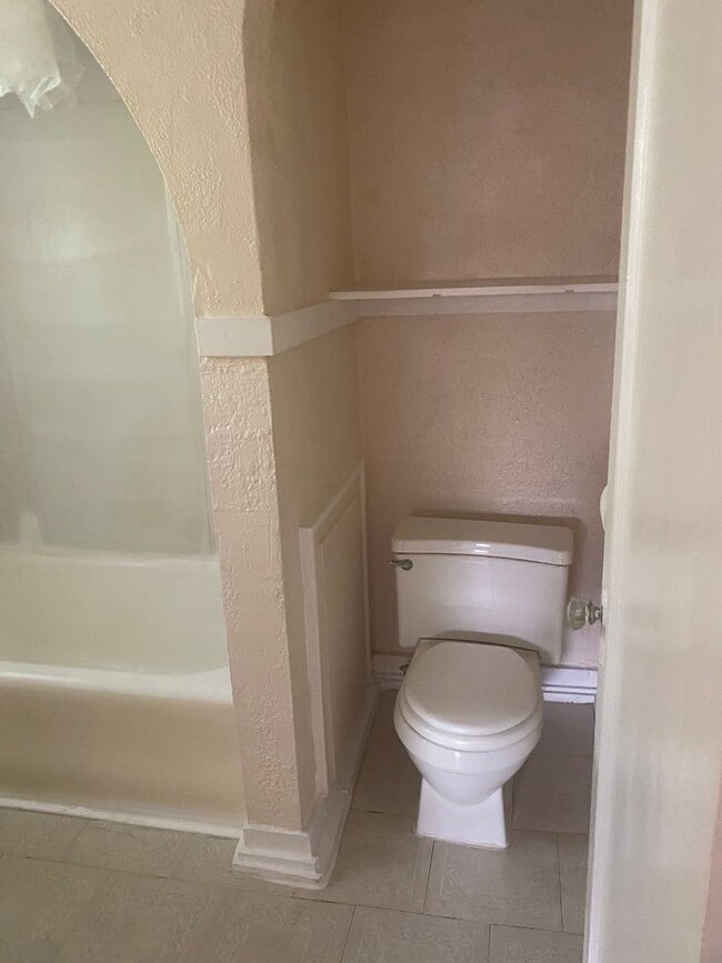 Photo - 2 bed 1 bath for lease near downtown