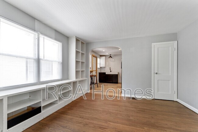 Photo - 4539 Crittenden Ave