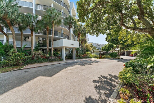1748 Jupiter Cove Dr Unit 420
