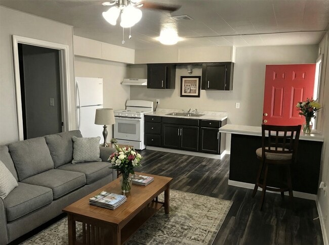 Building Photo - 1020 N Main St Unit 10