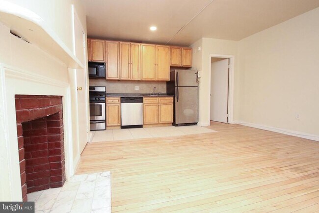 Photo - 320 S 15th St