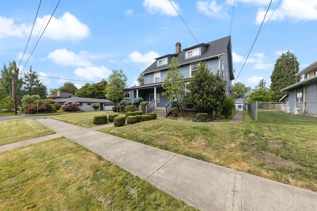 Photo - 2 Bedroom 2 Bathroom on College Street! Unit 4