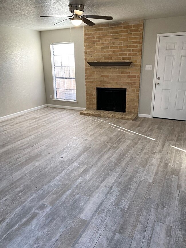 Photo - 7866 Gladys Ave